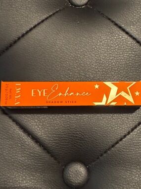 L.W.Y.A  Kim Gravel Eye Enhance Shadow Stick - nutmeg *New